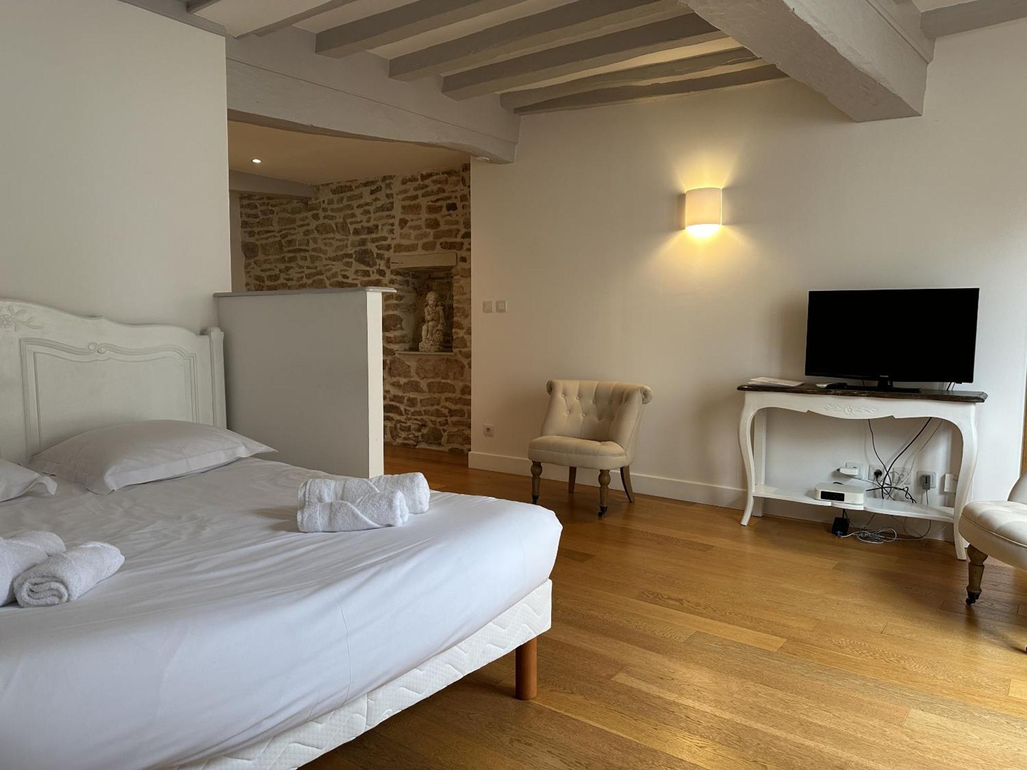 Batisse Paradis- 3 Appartements Calmes Et Elegants Au Centre Historique De Beaune Beaune  Room photo